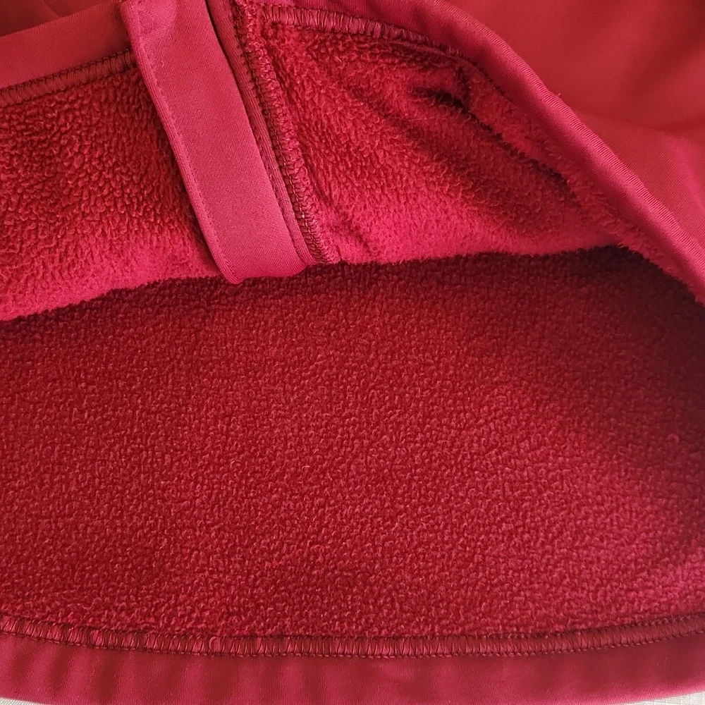 Avia Womems Maroon Quilted Warm Up Cool Down Jacket. Size S (4-6)